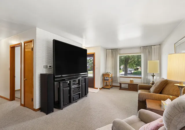 3rd image of 205 W 29Th St, South Chicago Heights, IL 60411 | MLS# 12698311
