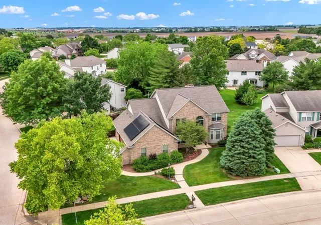 Photo 1 of Single family home for sale at 4601 Stonebridge Dr, Champaign, IL 61822 | MLS# 12698313 | Listing updated on 2026-09-28