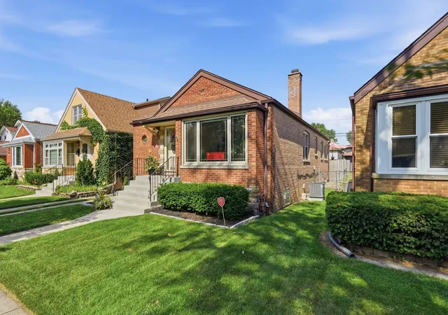 3rd image of 9939 S California Ave, Chicago, IL 60655 | MLS# 12698321