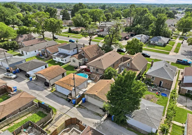 39th image of 9939 S California Ave, Chicago, IL 60655 | MLS# 12698321
