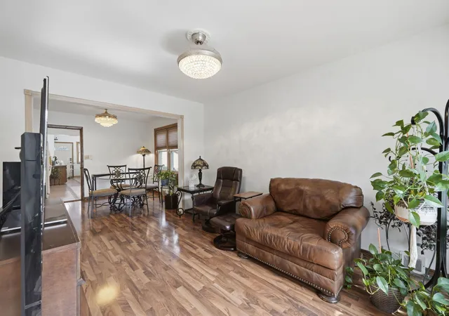 4th image of 9939 S California Ave, Chicago, IL 60655 | MLS# 12698321