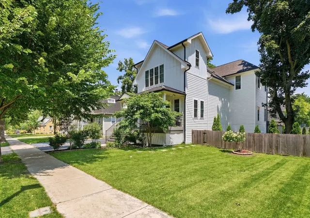 Photo 2 of Sale Pending at 407 S West Ave, Elmhurst, IL 60126 | MLS# 12698324 | Listing updated on 2026-08-09