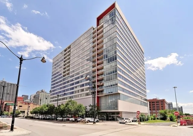 Homes for sale in Chicago, IL | 659 W Randolph St #813, Chicago, IL 60661 | MLS# 12698326