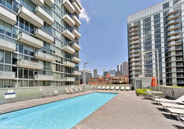 Homes for sale in Chicago, IL | 659 W Randolph St #813, Chicago, IL 60661 | MLS# 12698326