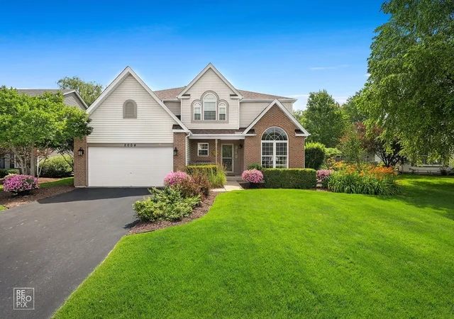 Homes for sale in Plainfield, IL | 2004 Oakdale Estates Dr, Plainfield, IL 60586 | MLS# 12698333