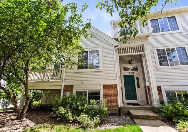 Homes for sale in Round Lake, IL | 698 S Rosehall Ln, Round Lake, IL 60073 | MLS# 12698344