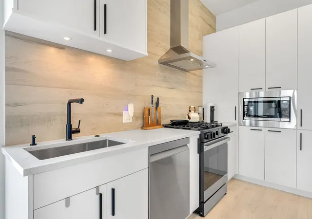 4th image of 2135 W Cermak Rd #4N-PH, Chicago, IL 60608 | MLS# 12698348