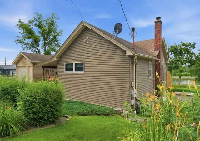 2nd image of 642 Wellington Ave, Elgin, IL 60120 | MLS# 12698385