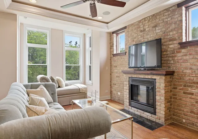 Homes for sale in Chicago, IL | 1516 N Mohawk St #3F, Chicago, IL 60610 | MLS# 12698455