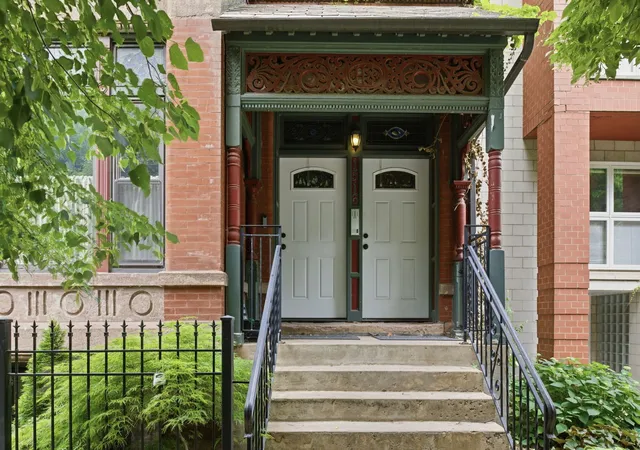 Homes for sale in Chicago, IL | 1516 N Mohawk Street, Chicago, IL 60610 | Houzeo