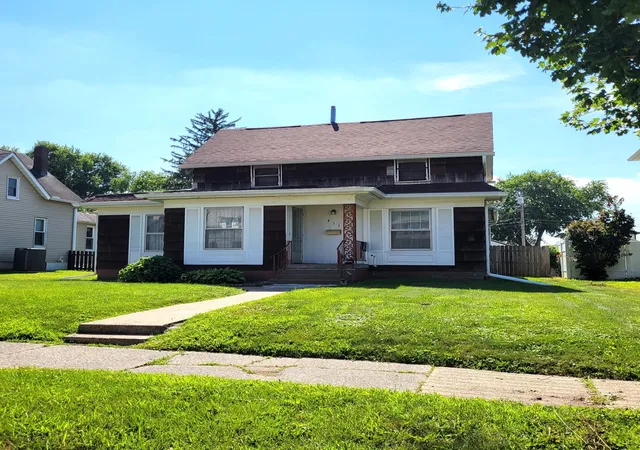 Homes for sale in Moline, IL | 411 39Th St, Moline, IL 61265 | MLS# 12698459