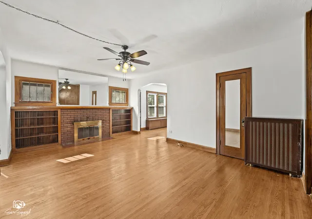 Photo 3 of Single family home for sale at 117 N Reed St, Joliet, IL 60435 | MLS# 12698483 | Listing updated on 2026-10-08