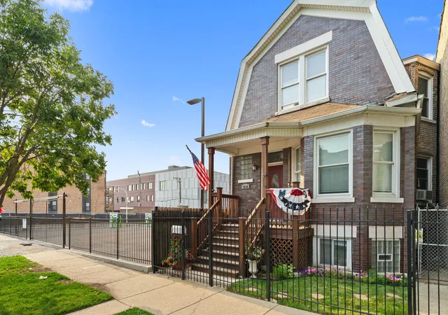 Photo 2 of Single family home for sale at 4250 W Monroe St, Chicago, IL 60624 | MLS# 12698548 | Listing updated on 2026-09-01