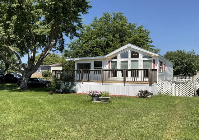 Homes for sale in Lakemoor, IL | 222 Rusty Scupper, Lakemoor, IL 60051 | MLS# 12698549