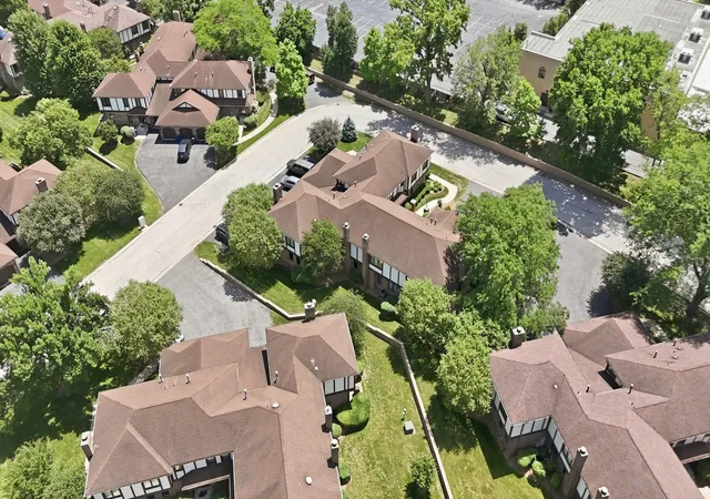 2nd image of 12254 S Dogwood Ln #1B, Palos Heights, IL 60463 | MLS# 12698554