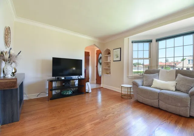 4th image of 7257 W Fitch Ave, Chicago, IL 60631 | MLS# 12698555