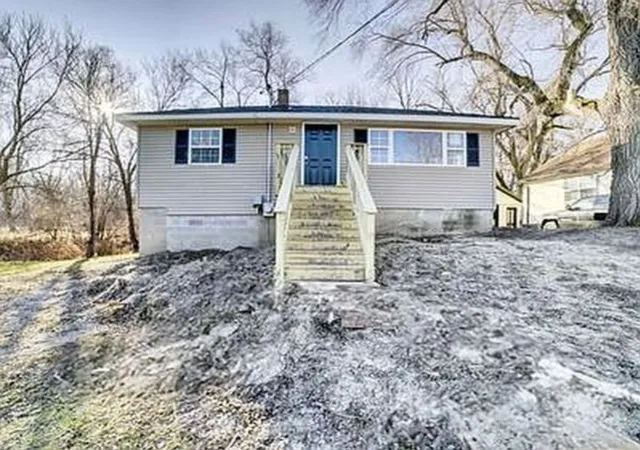 1st image of 379 W North St, Watseka, IL 60970 | MLS# 12698580