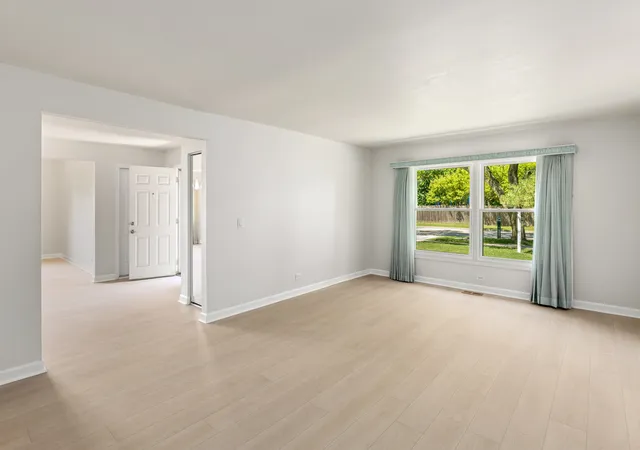 3rd image of 11 Birchwood Ave, Deerfield, IL 60015 | MLS# 12698586