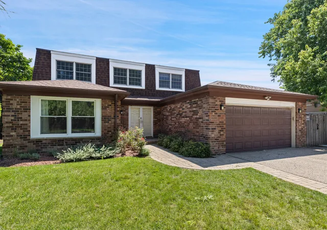 32nd image of 11 Birchwood Ave, Deerfield, IL 60015 | MLS# 12698586