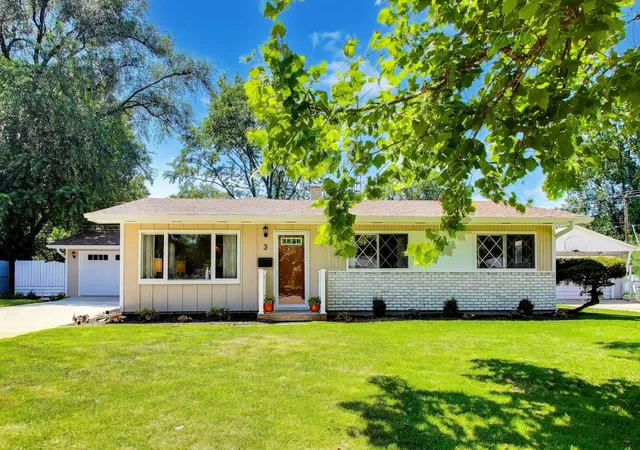 2nd image of 3 Seneca Dr, Montgomery, IL 60538 | MLS# 12698587