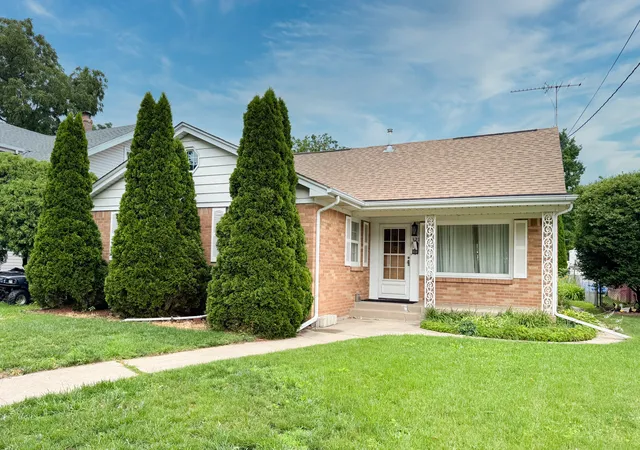 Homes for sale in Rockford, IL | 321 N London Ave, Rockford, IL 61107 | MLS# 12698600
