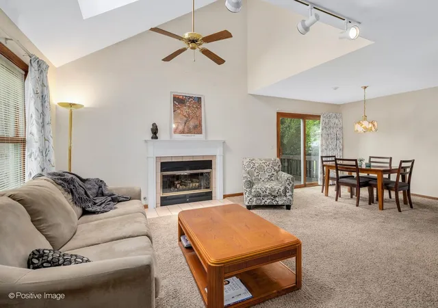 3rd image of 7932 Stewart Dr, Darien, IL 60561 | MLS# 12698610