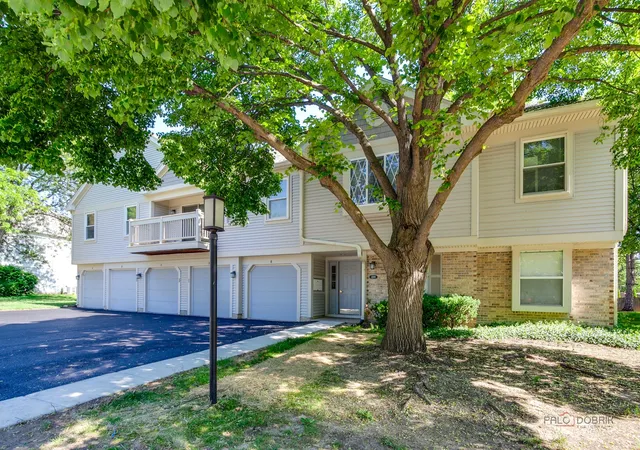 Homes for sale in Mundelein, IL | 1209 Bradwell Ln #E, Mundelein, IL 60060 | MLS# 12698627