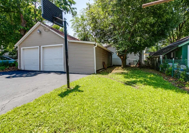 Homes for sale in Waukegan, IL | 228 S Lincoln Ave, Waukegan, IL 60085 | MLS# 12698631