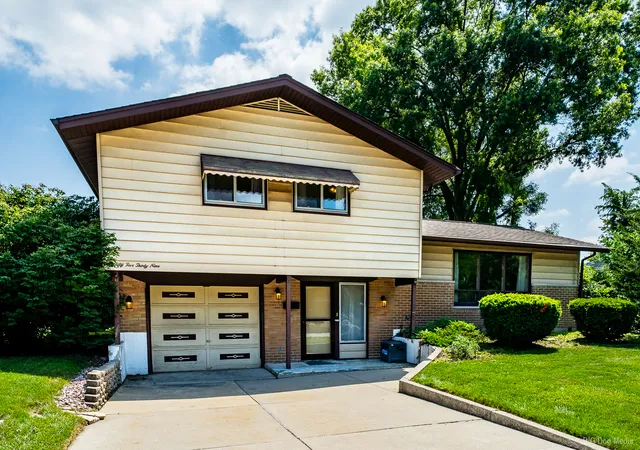 1st image of 5539 La Palm Dr, Oak Forest, IL 60452 | MLS# 12698638