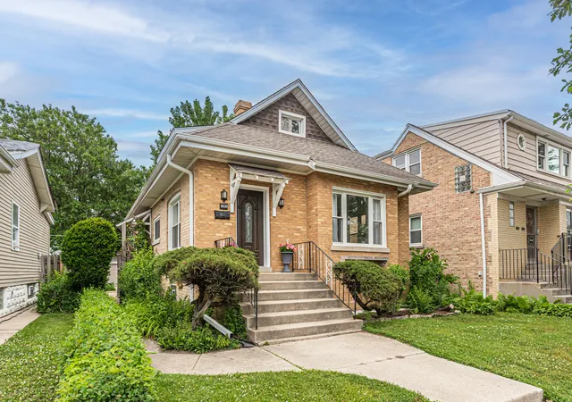 Homes for sale in Chicago, IL | 5830 N Nagle Ave, Chicago, IL 60646 | MLS# 12698656