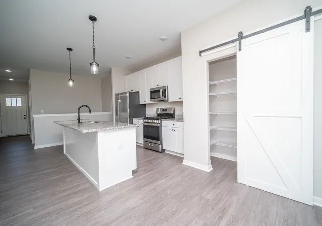 Listing Photo 4 - Condo for sale in building located at 532 Anjali Ct, Sycamore, IL 60178 - Unit #R