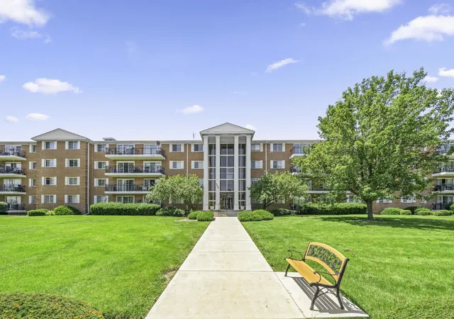 Homes for sale in Aurora, IL | 1060 N Farnsworth Ave #1115, Aurora, IL 60505 | MLS# 12698694