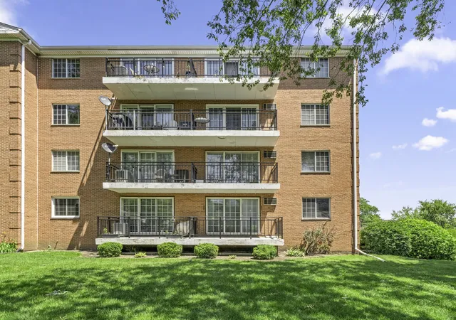 Homes for sale in Aurora, IL | 1060 N Farnsworth Ave #1115, Aurora, IL 60505 | MLS# 12698694