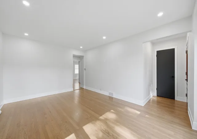 Photo 4 of Single family home for sale at 6332 N Mobile Ave, Chicago, IL 60646 | MLS# 12698705 | Listing updated on 2026-09-22