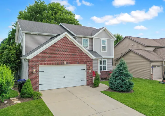 Homes for sale in Bloomington, IL | 2908 Steppe Ln, Bloomington, IL 61705 | MLS# 12698712