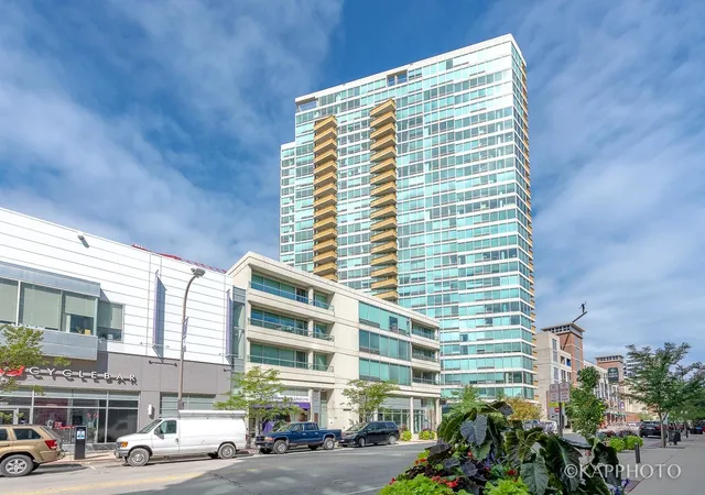 2nd image of 1720 Maple Ave #2170, Evanston, IL 60201 | MLS# 12698720