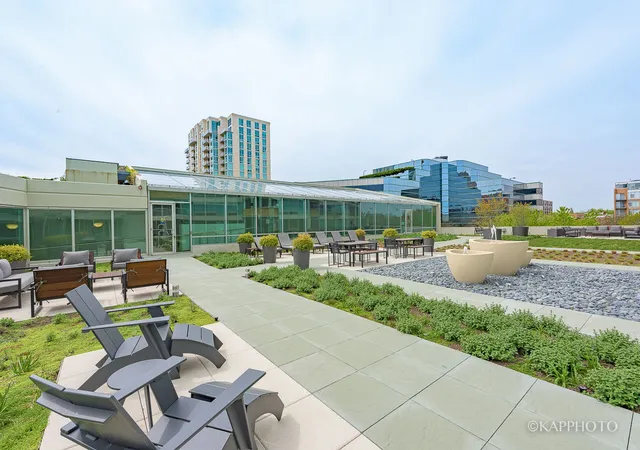 2nd image of 1720 Maple Ave, Evanston, IL 60201