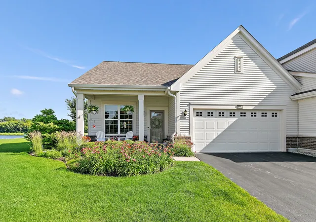 Homes for sale in Pingree Grove, IL | 545 Autumn Cir, Pingree Grove, IL 60140 | MLS# 12698732