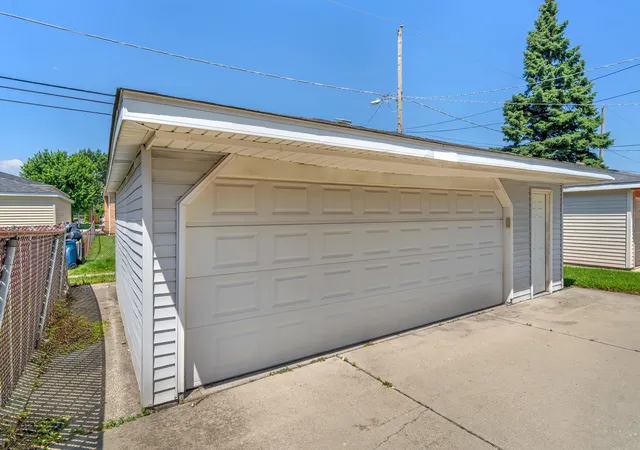 4th image of 516 Exchange Ave, Calumet City, IL 60409 | MLS# 12698747