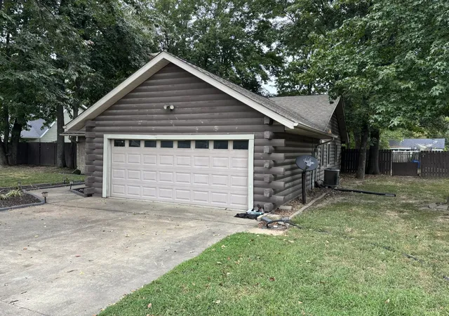 Photo 3 of Single family home for sale at 300 Noah Ln, Carterville, IL 62918 | MLS# 12698764 | Listing updated on 2026-09-29