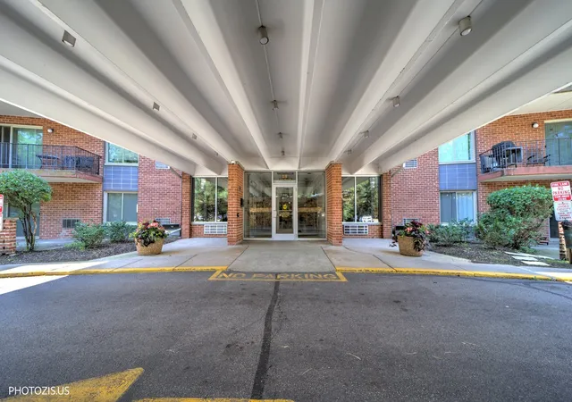 Homes for sale in Prospect Heights, IL | 18 E Old Willow Rd #101N, Prospect Heights, IL 60070 | MLS# 12698768