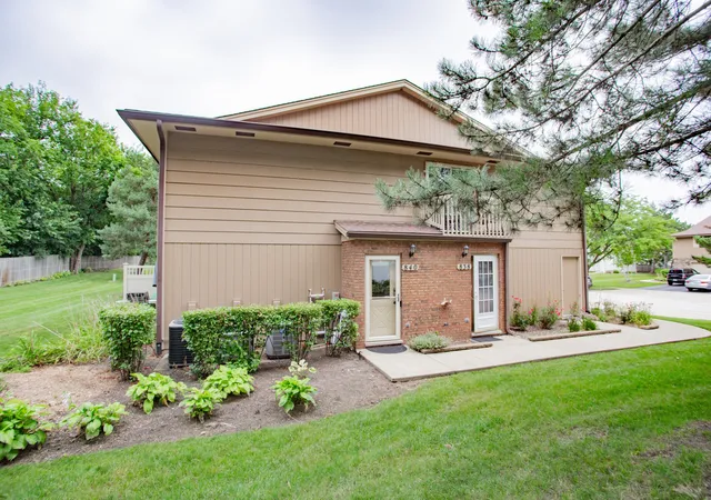 Photo 2 of Townhouse for sale at 840 Dighton Ln, Schaumburg, IL 60173 | MLS# 12698773 | Listing updated on 2026-09-22