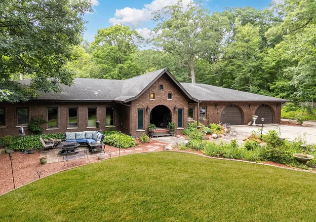 2nd image of 13927 W 167th St, Homer Glen, IL 60491 | MLS# 12698805