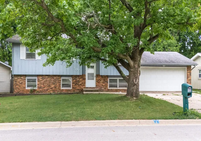 Homes for sale in Normal, IL | 707 Chester Dr, Normal, IL 61761 | MLS# 12698820