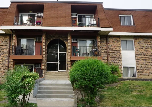 1st image of 1195 Meadow Ln #114, Hoffman Estates, IL 60169 | MLS# 12698827