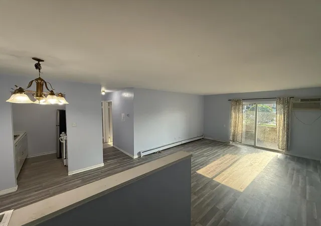 2nd image of 1195 Mdw Ln, Hoffman Estates, IL 60169
