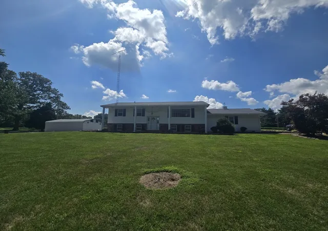 Photo 1 of Single family home for sale at 11957 E Harrison Rd, Mt Vernon, IL 62864 | MLS# 12698830 | Listing updated on 2026-08-31