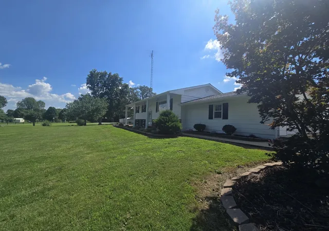 Photo 2 of Single family home for sale at 11957 E Harrison Rd, Mt Vernon, IL 62864 | MLS# 12698830 | Listing updated on 2026-08-31