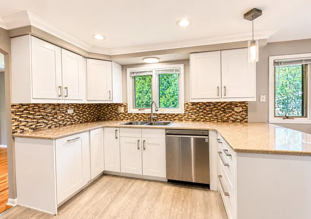 Homes for sale in Schaumburg, IL | 1106 Westfield Ln, Schaumburg, IL 60193 | MLS# 12698855