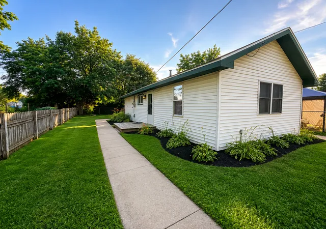 Homes for sale in Spring Grove, IL | 37706 N Nippersink Pl, Spring Grove, IL 60081 | MLS# 12698871